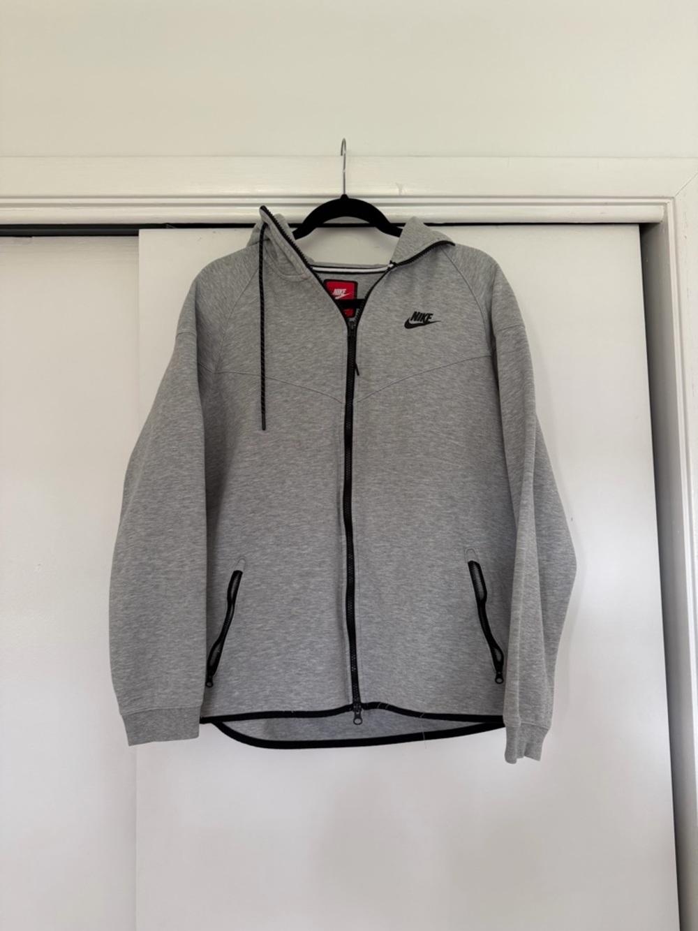 Nike Men’s Light Gray Full-Zip Performance Hoodie Jacket